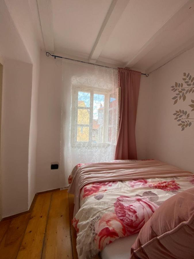 Bianco Rosa *