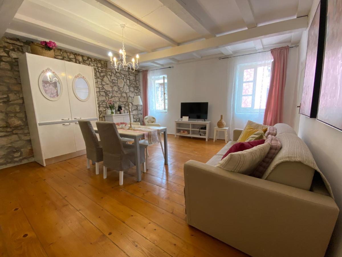 Apartment Bianco Rosa